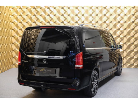 Mercedes-Benz V-Klasse V300d 240pk AMG Extra Lang DC Distronic MBUX Navi Luchtvering Trekhaak Burmester Elektrische schuifdeuren Sfeerverlichting